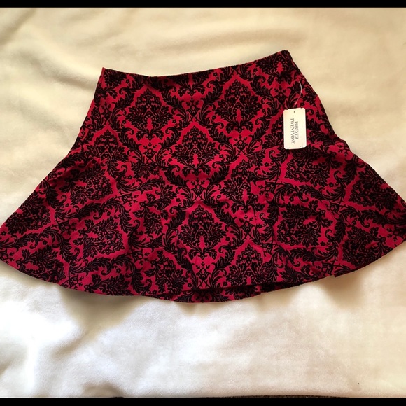 Forever 21 Dresses & Skirts - NWT Forever 21 red and black mini skirt size M